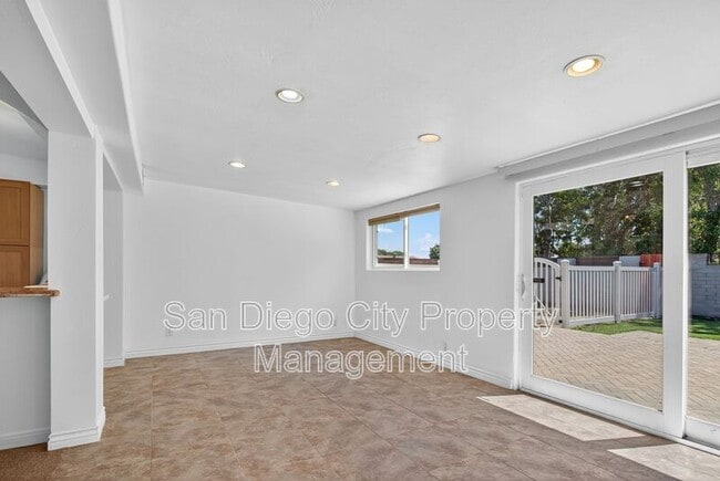 Building Photo - 2363 Judson St