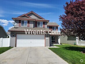 Building Photo - Beautiful 2 Story Home!