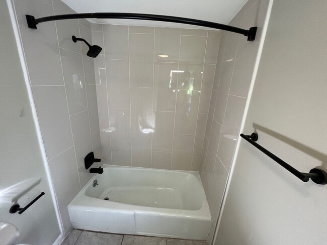 Building Photo - Ohio Ave, Trenton, NJ well-maintained 3-bedroom, 1-bath home