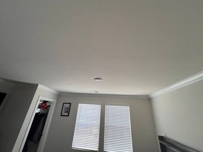 Building Photo - Room in Townhome on Memorial Pkwy