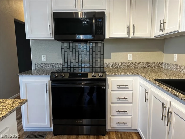 Building Photo - 960 Montecito Dr