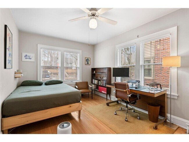 Building Photo - 4749 Harriet Ave