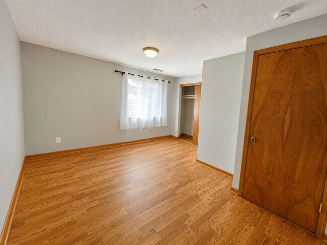 Building Photo - Pardee Duplex (A &amp; B)