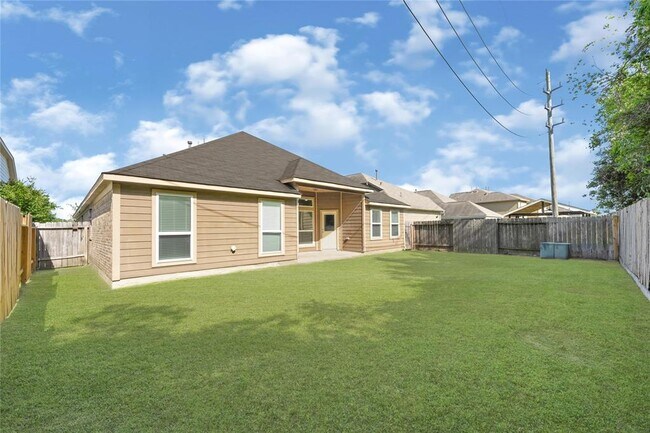 Building Photo - 14535 Skygaze St