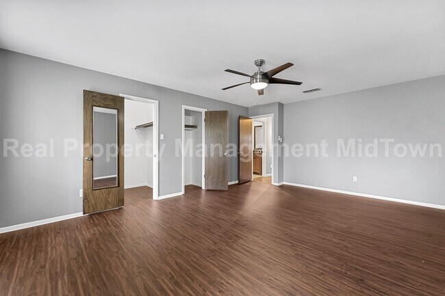 Building Photo - 2907 Ashbury Dr