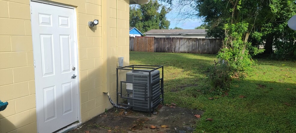 Building Photo - 4691 Pleasant Valley Ct