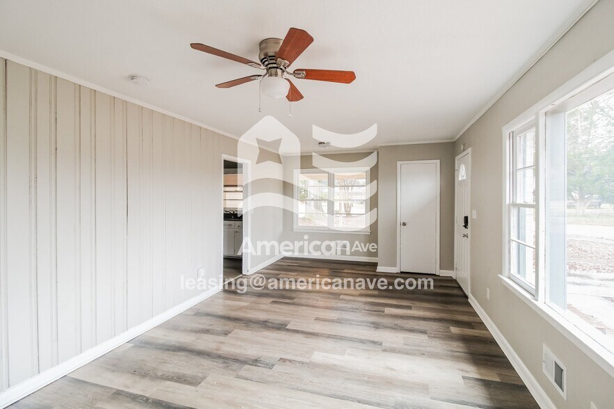 Building Photo - 101 Briardale Ave