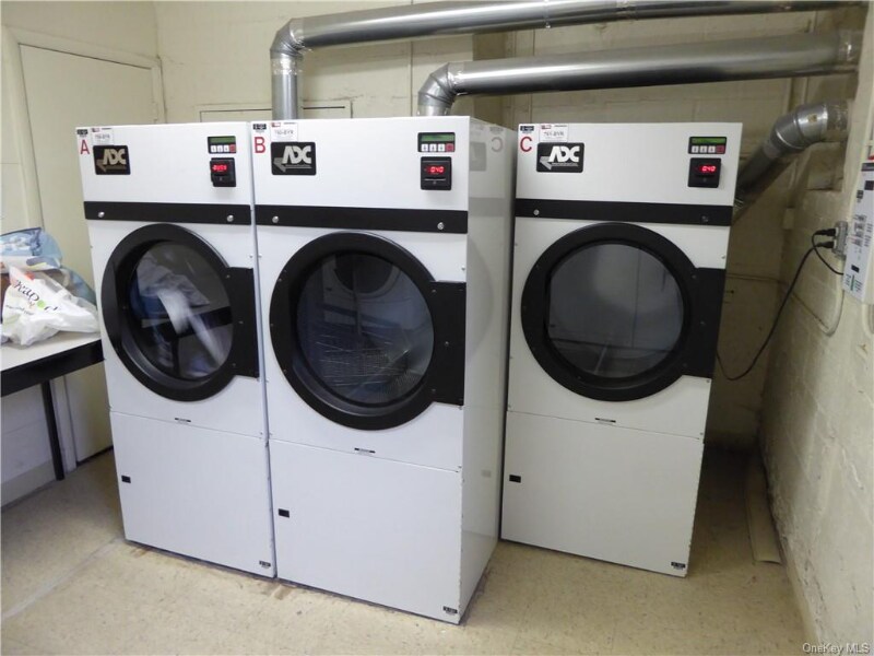 Building Photo - 140 N Broadway