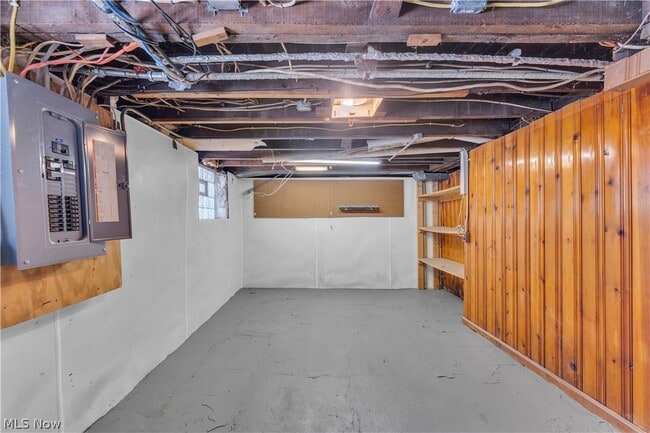 Building Photo - 1227 E 170th St