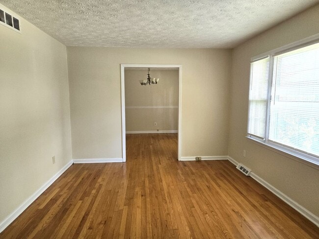 Building Photo - House in Gainesway With Huge Yard      250731