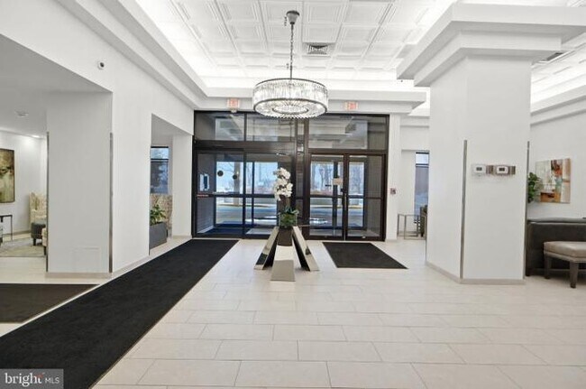 Building Photo - 1808 Old Meadow Rd