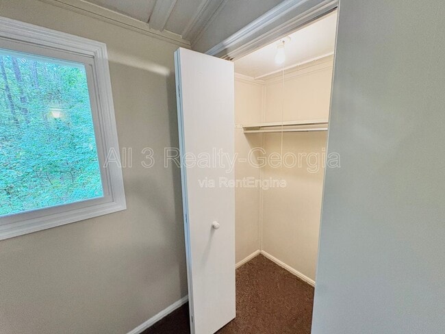 Building Photo - 435 Sherwood Rd