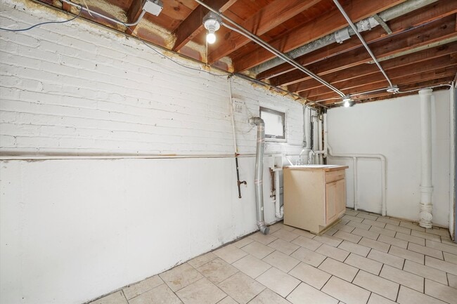 Building Photo - 5251 S Keating Ave