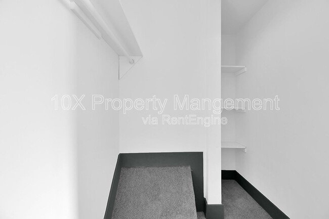 Building Photo - 919 W Rich St