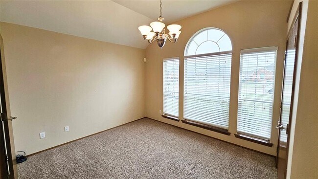 Building Photo - 420 E Plantation Terrace