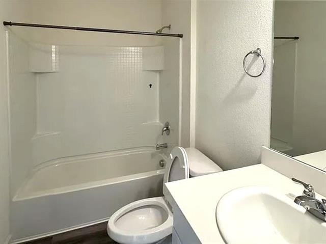 Building Photo - 1902 Chapel Hl Rd