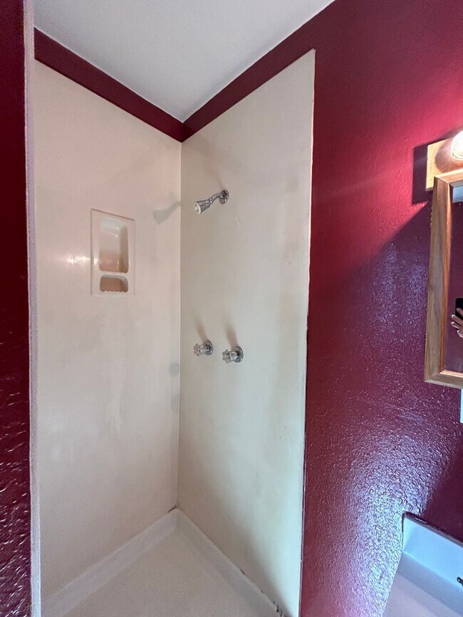 Building Photo - 1441 Coldwell Ave