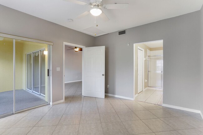 Building Photo - 9165 Celeste Dr