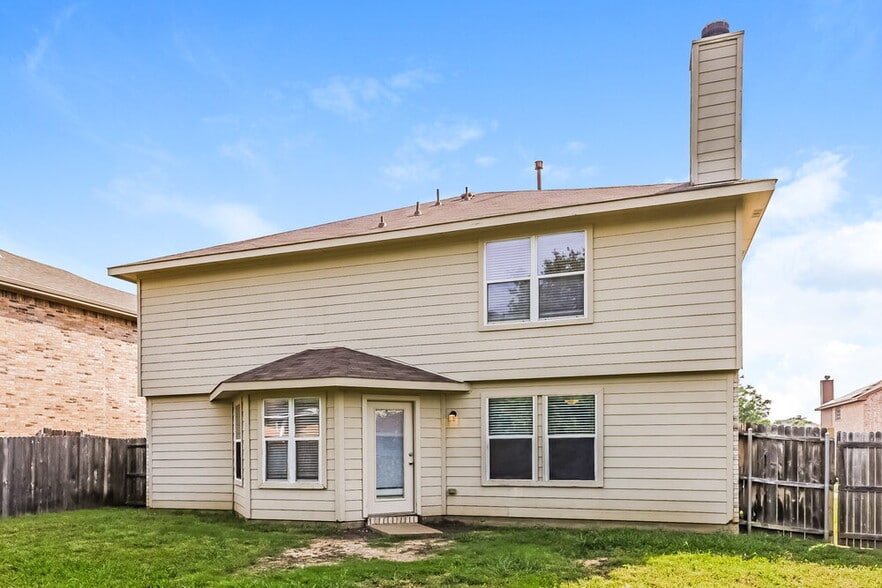 Building Photo - 7024 Lake Jackson Dr