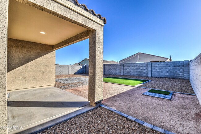 Building Photo - 37061 N Sidewinder Dr