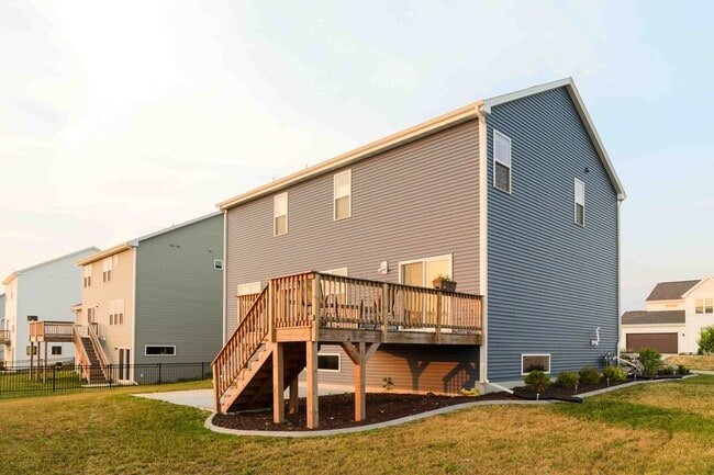 Building Photo - 986 Clover Lane, Deforest WI 53532