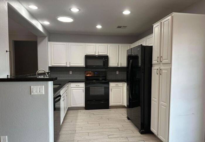 Building Photo - 1401 S 228th Ln