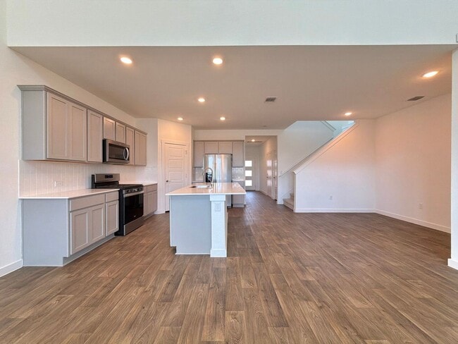 Building Photo - 2901 Louris Ln