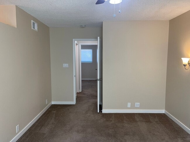 Building Photo - Concord Beautiful 3 bedroom 2 bath home, 1...