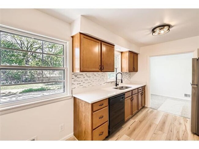 Building Photo - 3808 Welcome Ave N