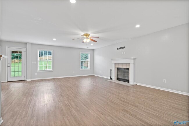 Building Photo - 171 Ranier St