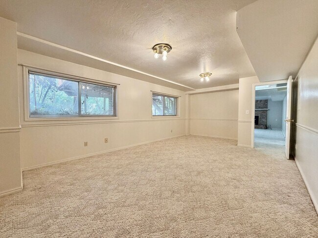 Building Photo - 2455 E 3700 N