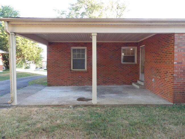 Building Photo - 837 Malabu Dr