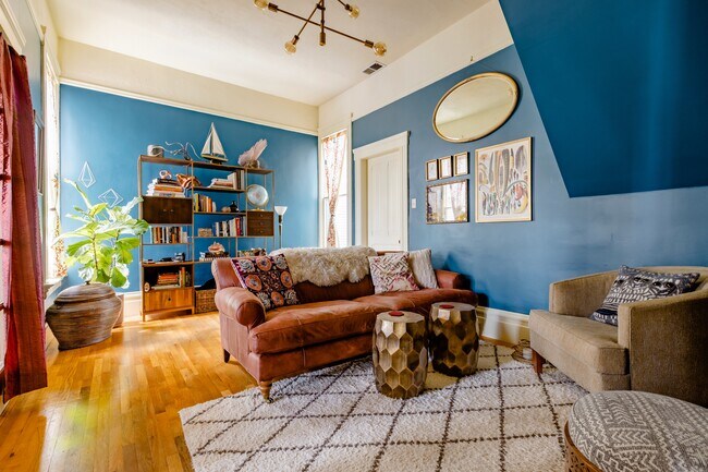 Double Parlor: TV Room/Library - 1530 Fulton Street