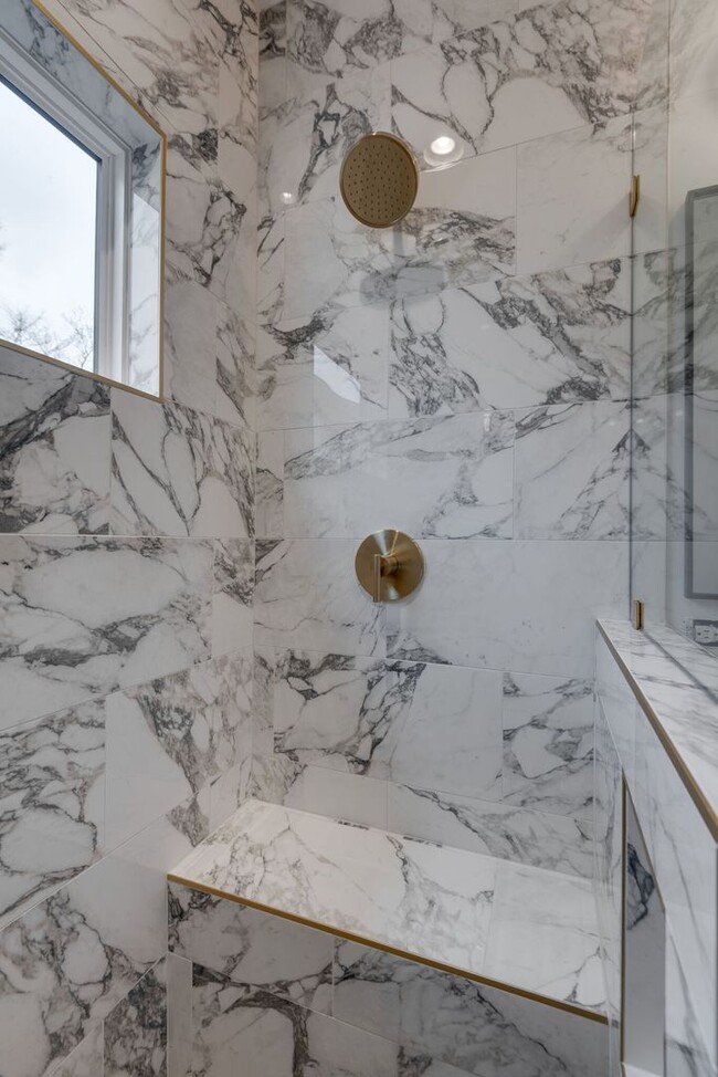 Building Photo - Welcome to Your Stylish Haven in Vibrant E...