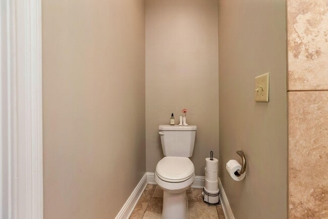 Building Photo - 9927 Gleneagle Pl