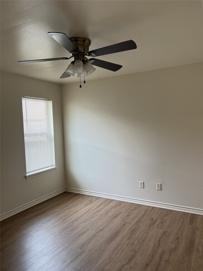 Building Photo - 712 Sharp St