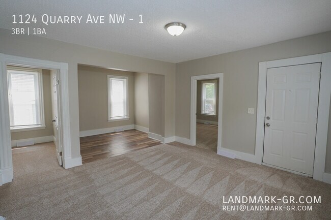 Building Photo - 1124 Quarry Ave NW