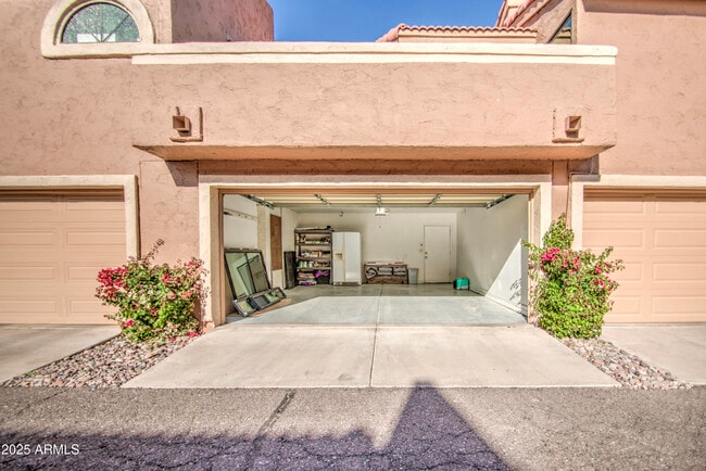 Building Photo - 5640 E Bell Rd