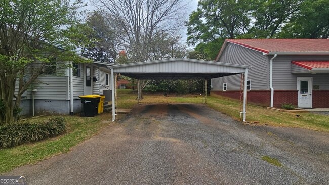 Building Photo - 500 N Lee St