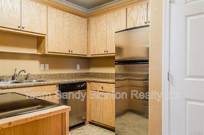 Building Photo - 542 S 72nd Ave