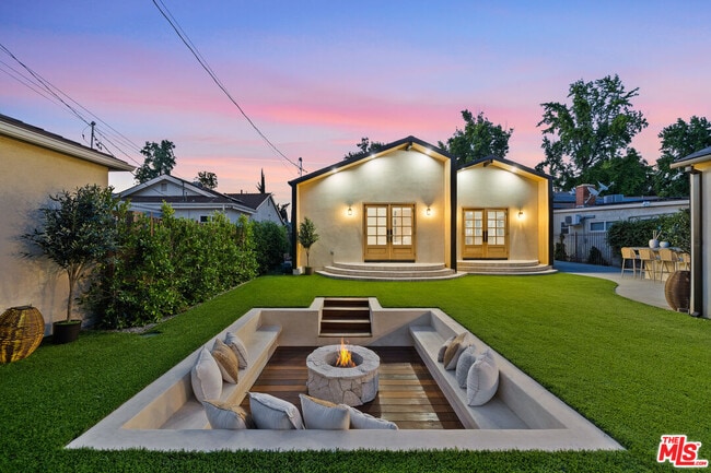 Building Photo - 14742 Weddington St