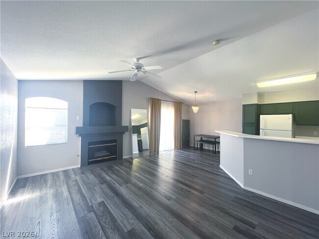 Building Photo - 5415 W Harmon Ave