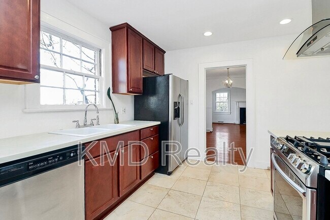 Building Photo - 1400 Matheson Ave