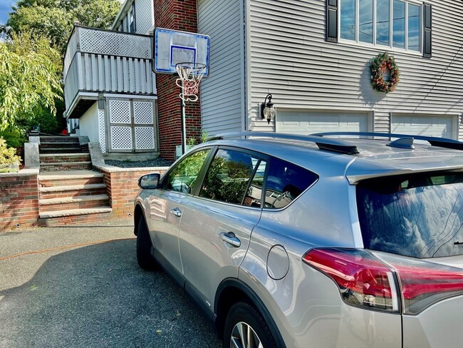 Building Photo - 7-9 Stephanie Cir