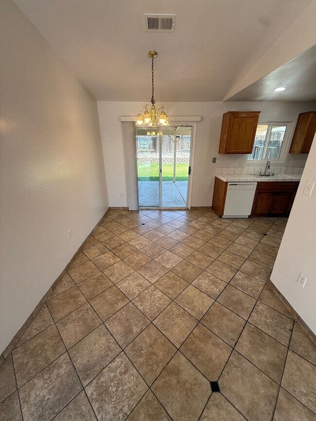 Building Photo - charming 3-bedroom, 2-bath home