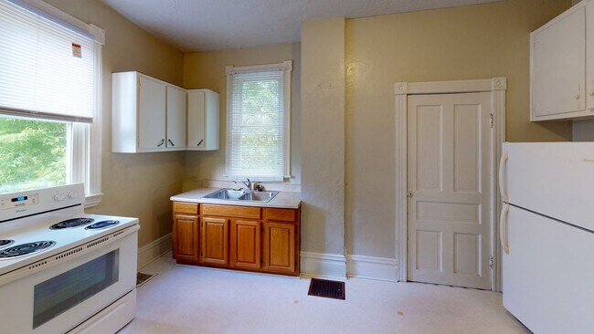 Building Photo - 301-303 Zeigler Ave