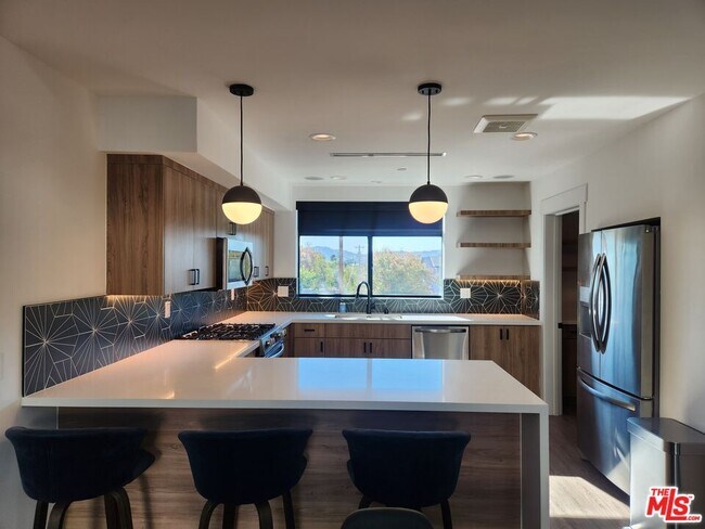 Building Photo - 11314 W Raitt Ln