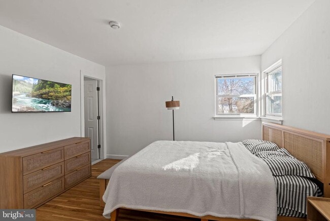 Building Photo - 209 Front St