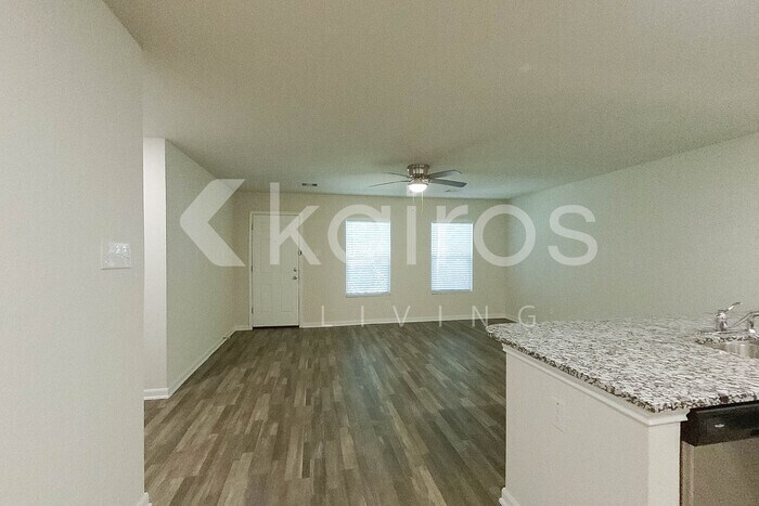Building Photo - 204 Wild Oak