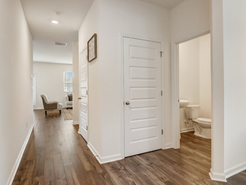 Building Photo - 133 Grafton St